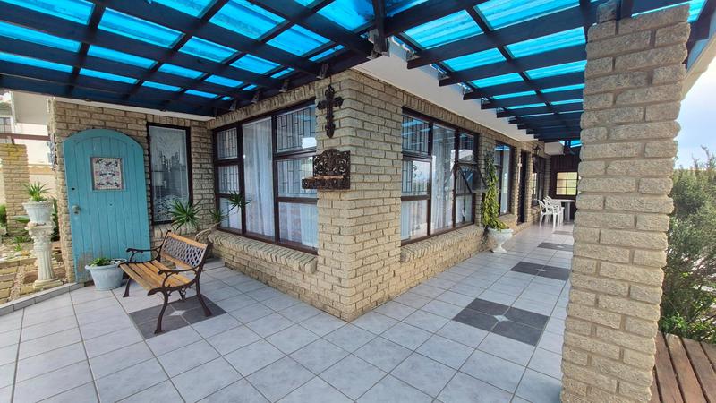 4 Bedroom Property for Sale in Hartenbos Heuwels Western Cape